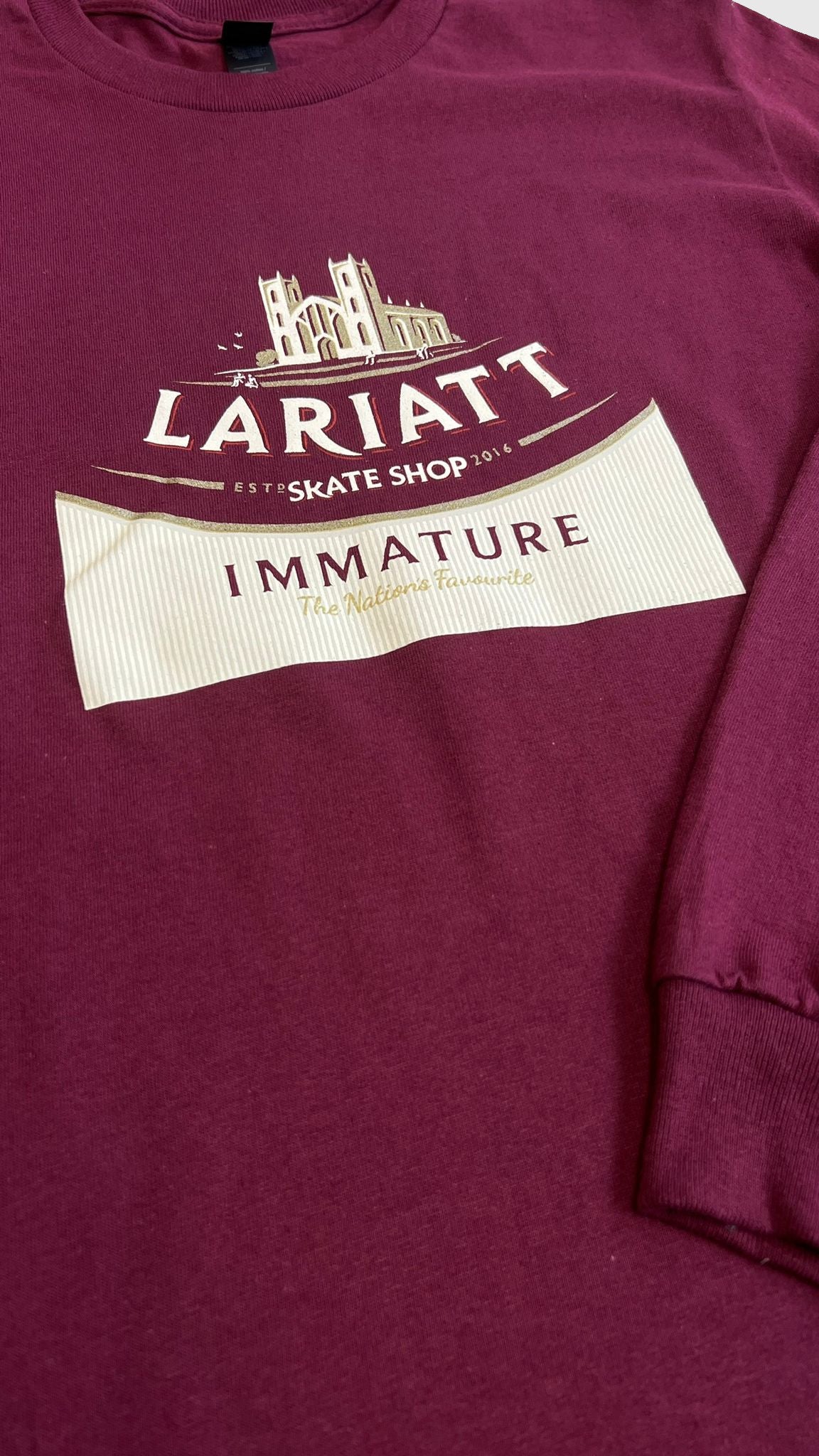 Lariatt ' CathedralCity' Long Sleeve Tee Burgandy